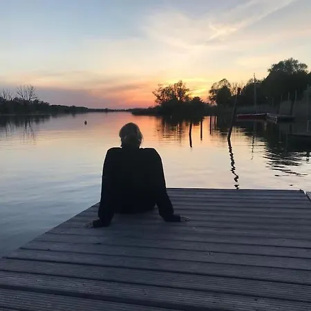 Haus An Fluss Und Prázdninový dům *