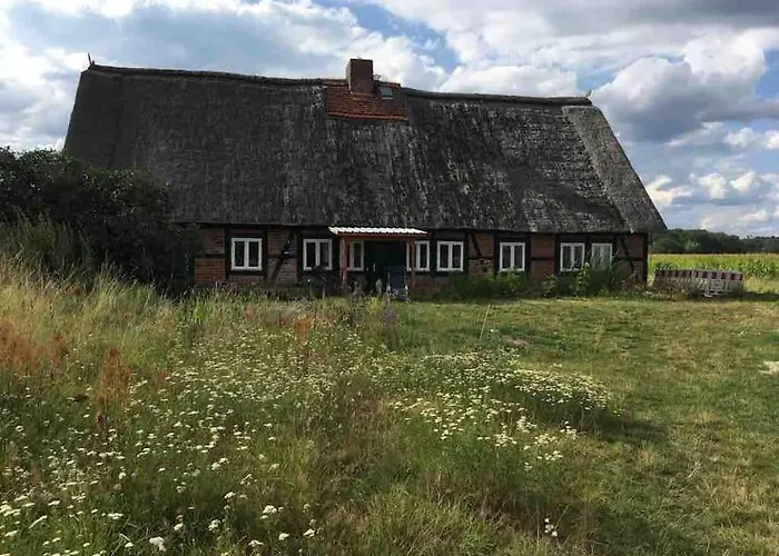 Haus An Fluss Und Semesterbostad